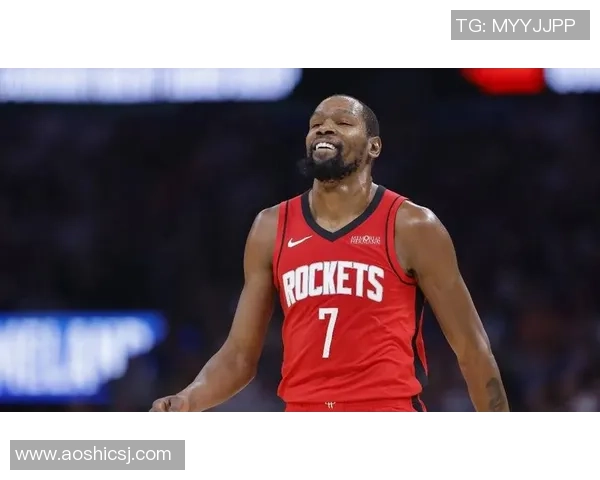 杜兰特无奈走向替补席火箭最后时刻逆转希望渺茫